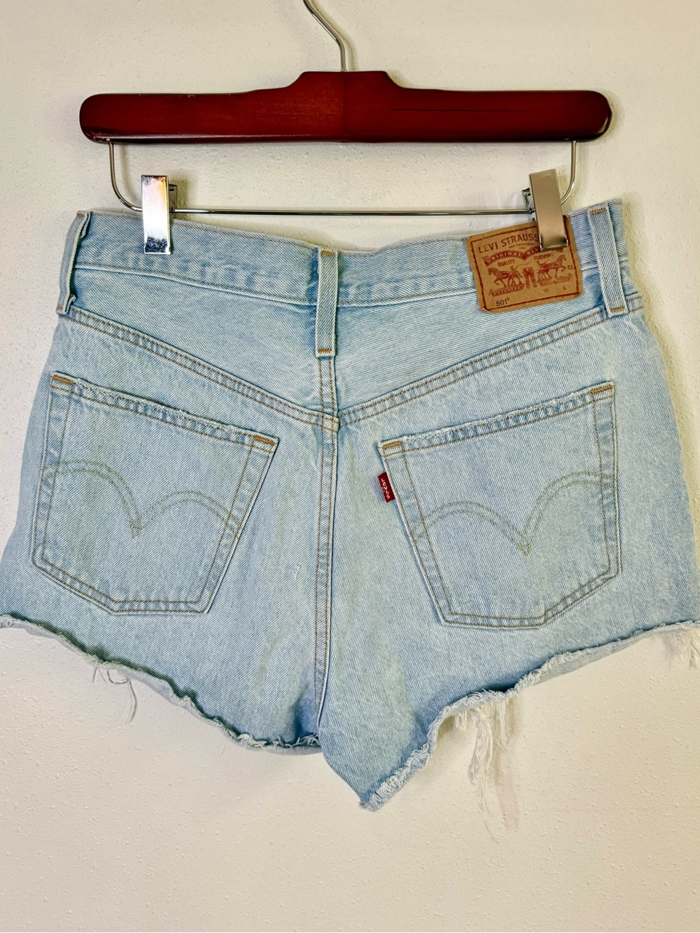 Levi’s 501 Cutoff Denim Shorts W28 Light Wash Button Fly Distressed